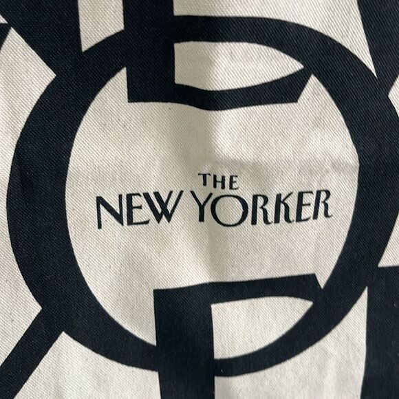 NWOT NEW The New Yorker Canvas Tan Reusable Logo Tote Bag - Picture 3 of 9
